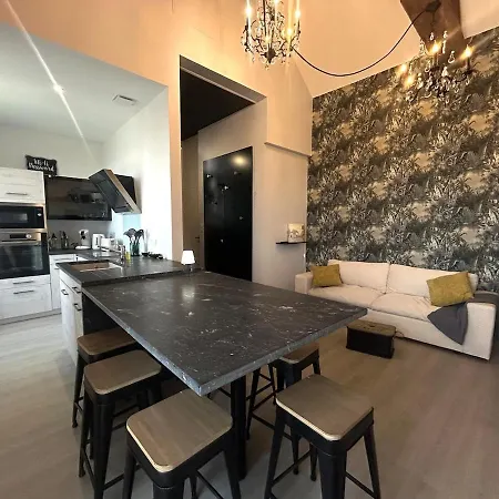 At 13 Beneze! House For 6 People, Terrace, Wi-fi Parthenay